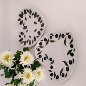 Williams Sonoma Heart Fruit Plates Set of 2